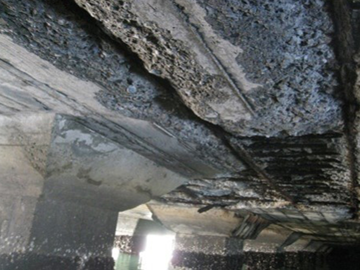 コンクリート剥離・鉄筋腐食