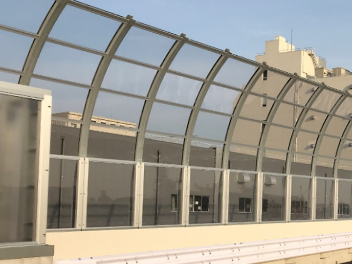 透光タイプの遮音壁