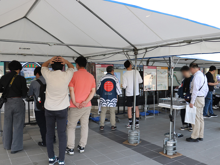 事業紹介動画・工事概要パネル・事業模型による説明