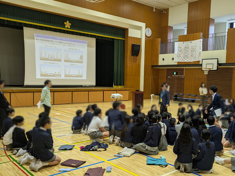 出張授業（グループワーク）の様子